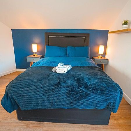 Private And Spacious 2 Bedroom House - Free Parking! Cardiff Dış mekan fotoğraf