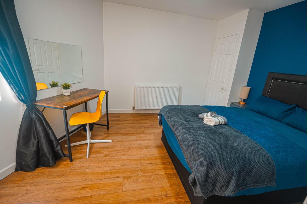 Private And Spacious 2 Bedroom House - Free Parking! Cardiff Dış mekan fotoğraf