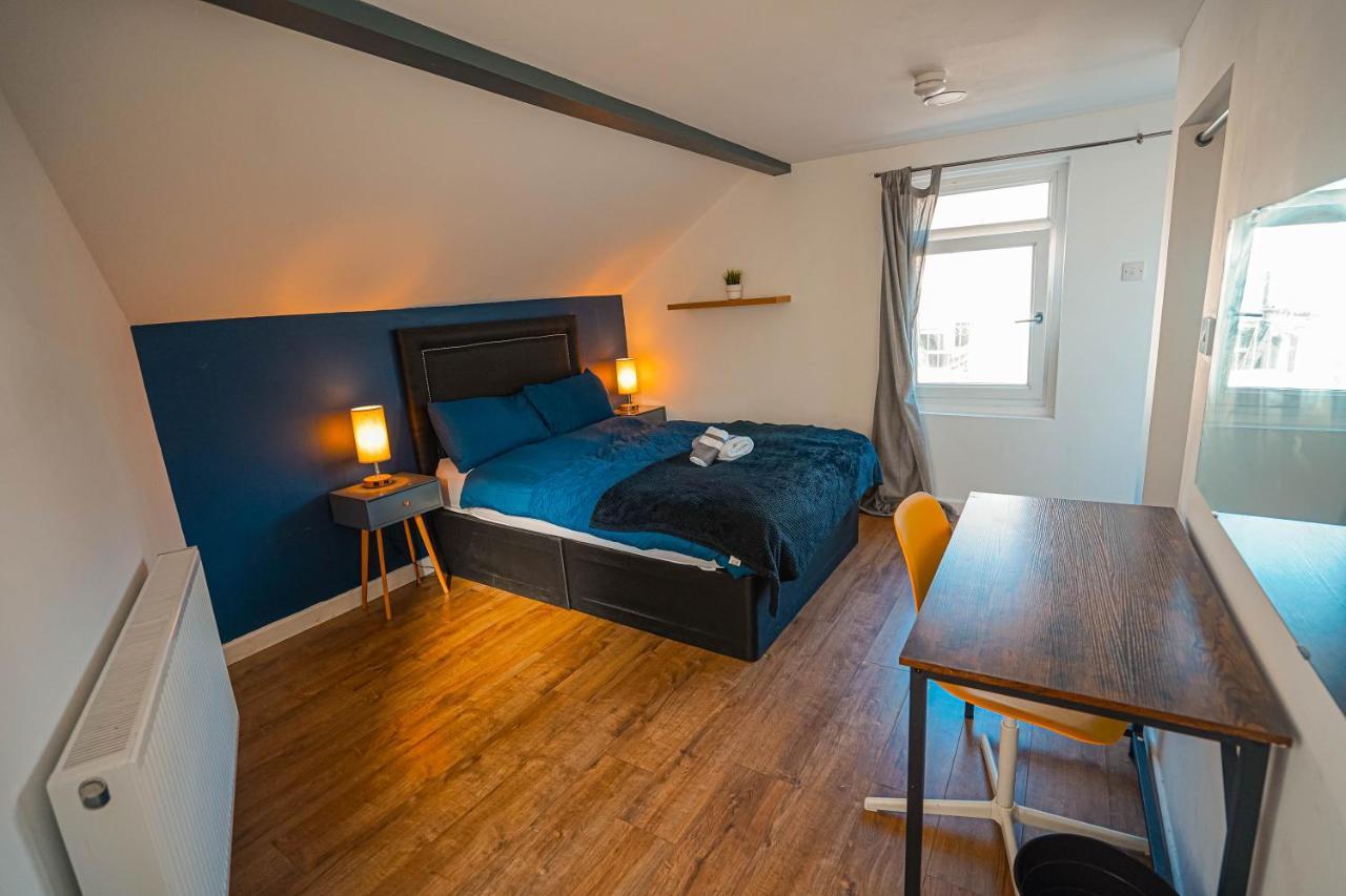 Private And Spacious 2 Bedroom House - Free Parking! Cardiff Dış mekan fotoğraf