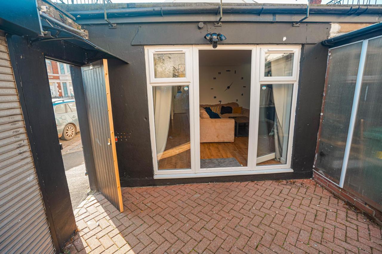 Private And Spacious 2 Bedroom House - Free Parking! Cardiff Dış mekan fotoğraf