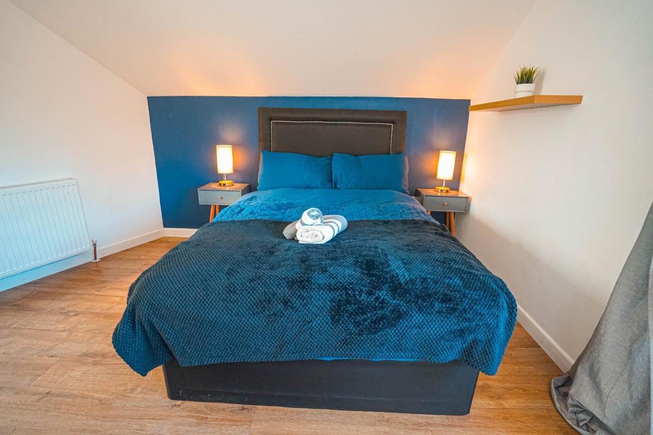 Private And Spacious 2 Bedroom House - Free Parking! Cardiff Dış mekan fotoğraf