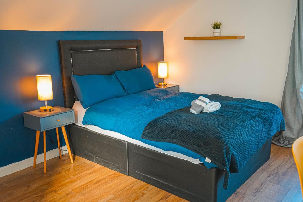 Private And Spacious 2 Bedroom House - Free Parking! Cardiff Dış mekan fotoğraf
