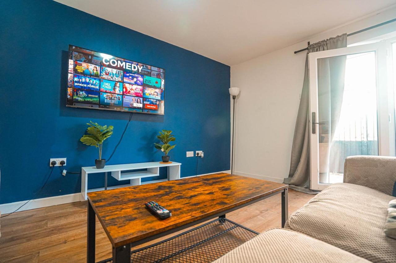 Private And Spacious 2 Bedroom House - Free Parking! Cardiff Dış mekan fotoğraf